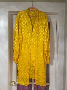 Jen’s Pirates Booty Vibrant Yellow Satin Checker Kimono Jacket